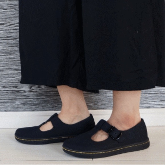 dr martens woolwich canvas